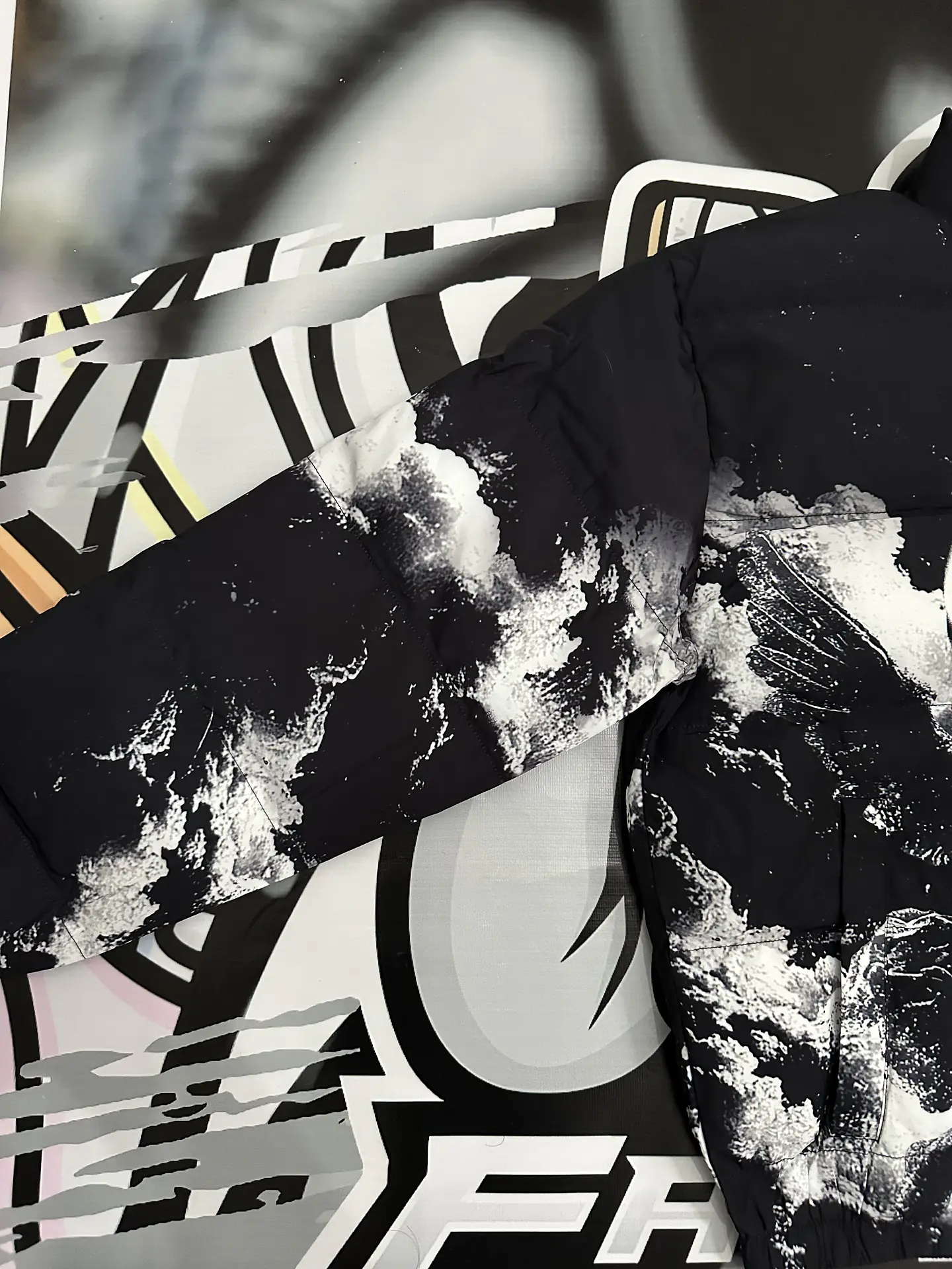 Mixed Emotion ‘Cloud’ Puffer Jacket  3