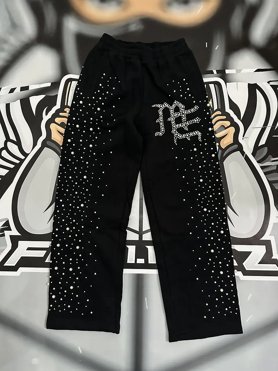 Mixed Emotion Conjunto Black ‘Pearl’ - Hoodie + pants 3