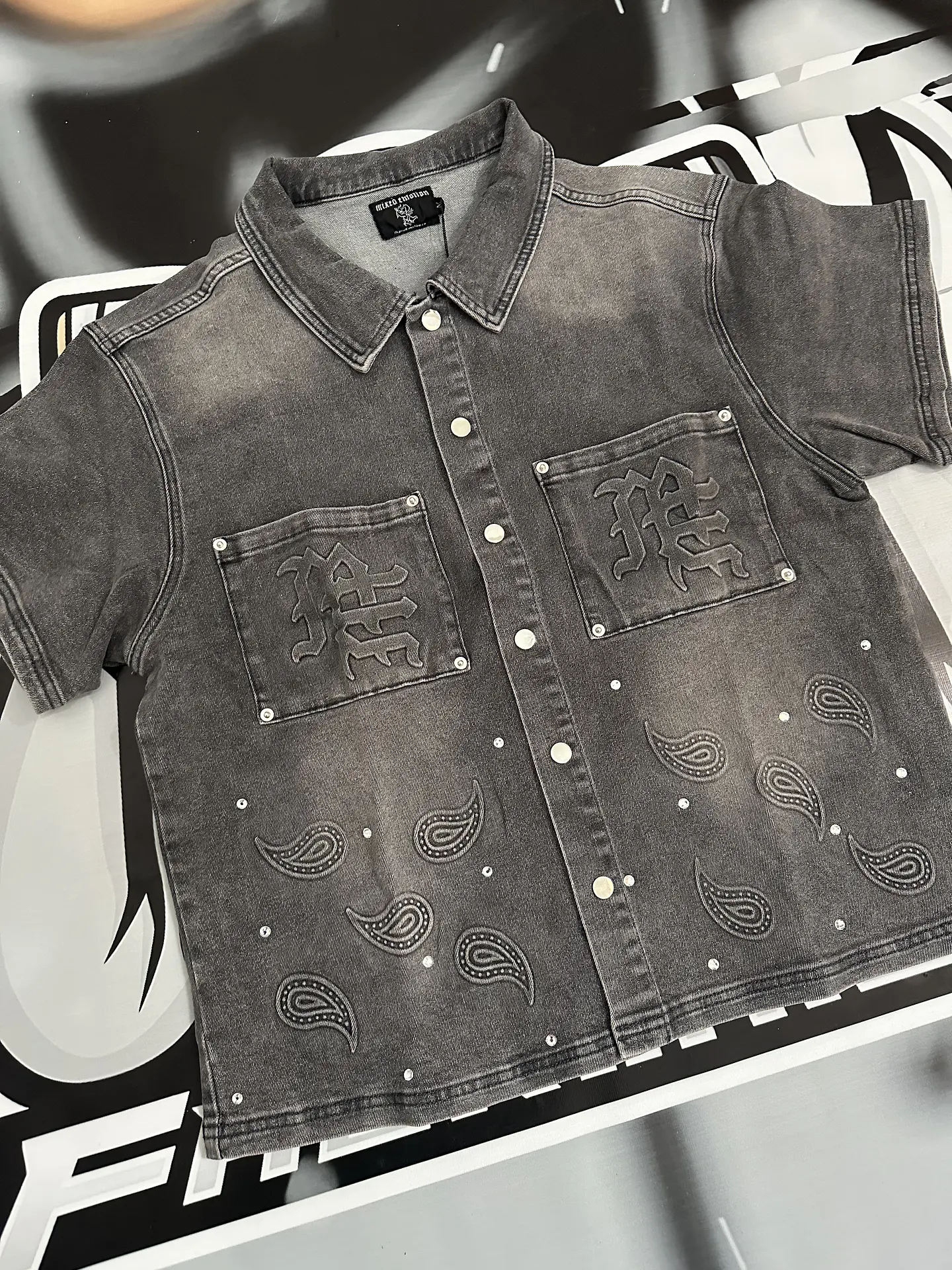 Mixed Emotion ‘Paisley’ grey Shirt 2