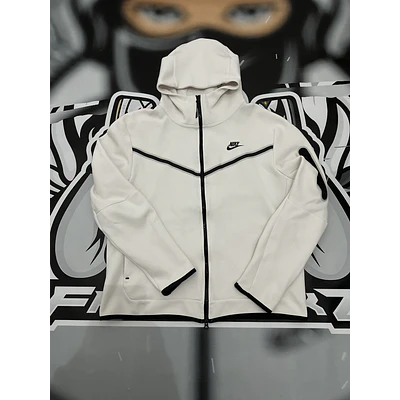 Nike Tech Full Zip - White USED