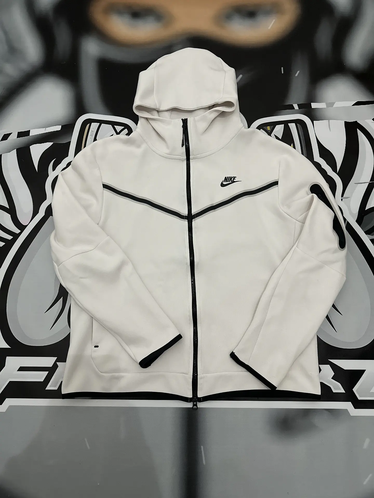 Nike Tech Full Zip - White USED 1