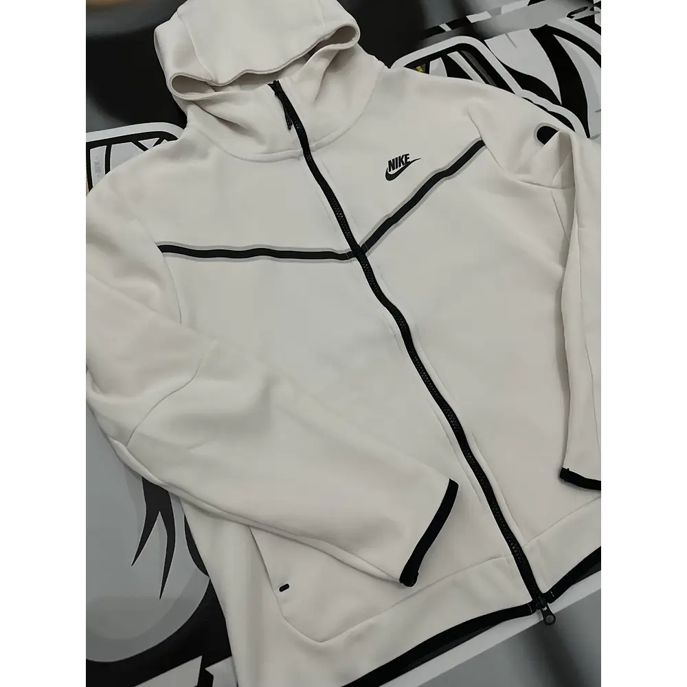 Nike Tech Full Zip - White USED