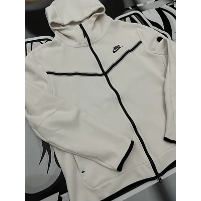 Nike Tech Full Zip - White USED