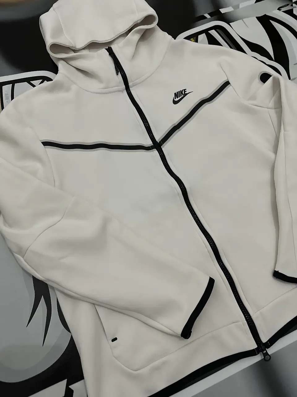 Nike Tech Full Zip - White USED 2