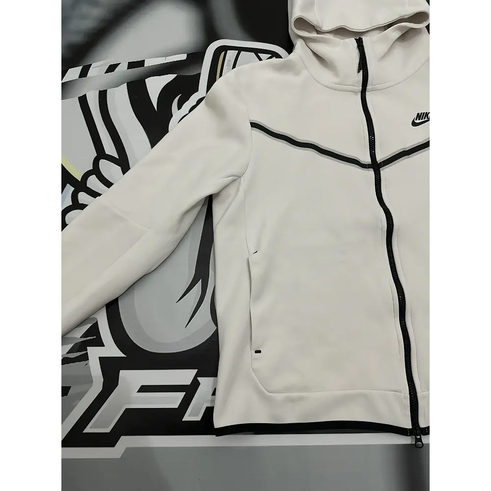 Nike Tech Full Zip - White USED