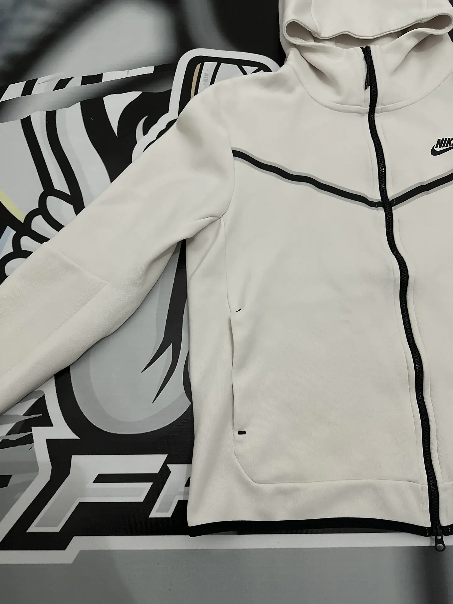 Nike Tech Full Zip - White USED 3