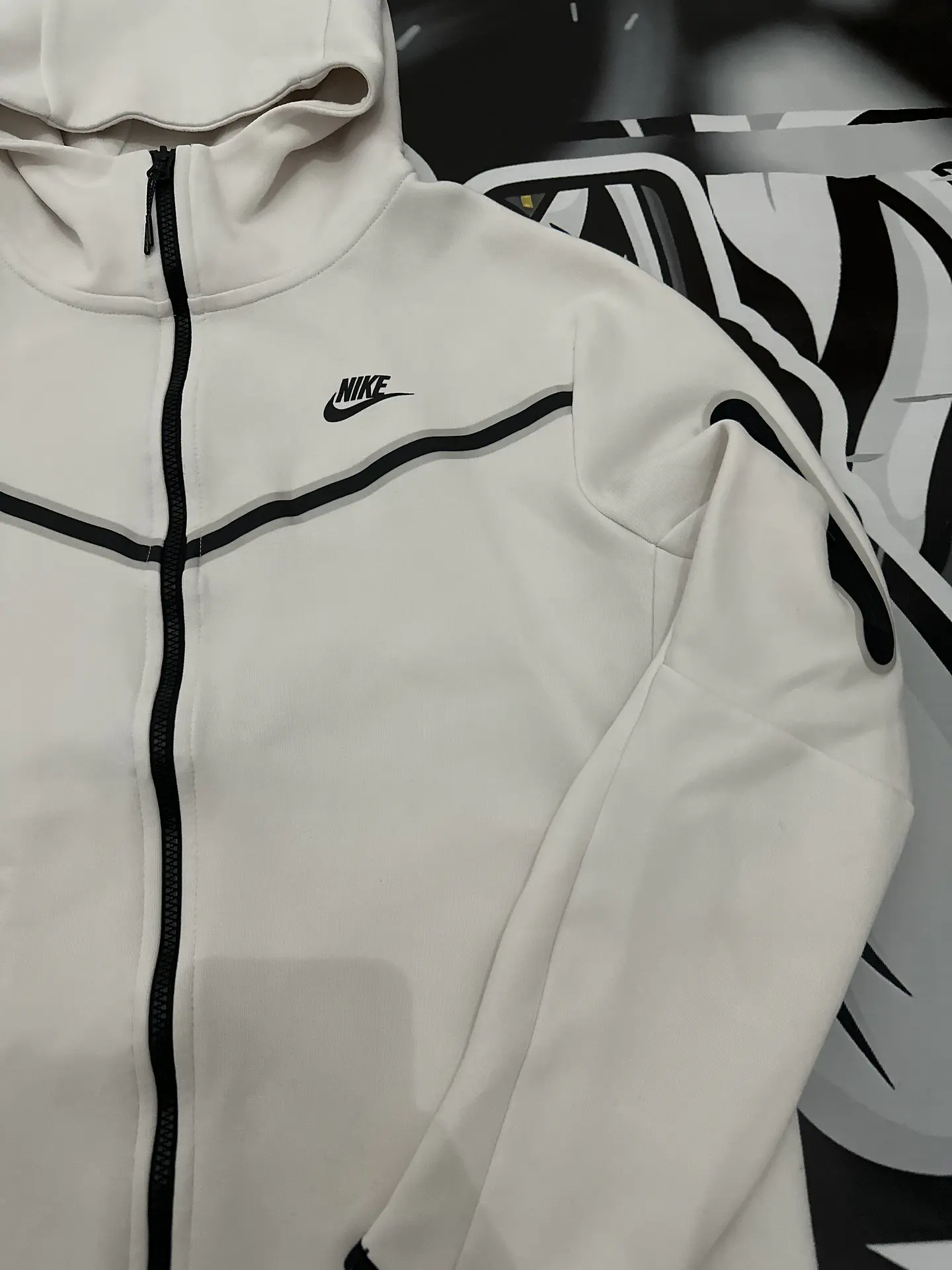 Nike Tech Full Zip - White USED 4