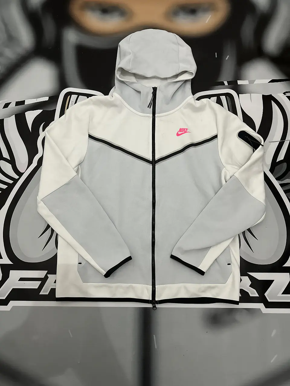 Nike Tech Full Zip - White/Pink and grey USED 1