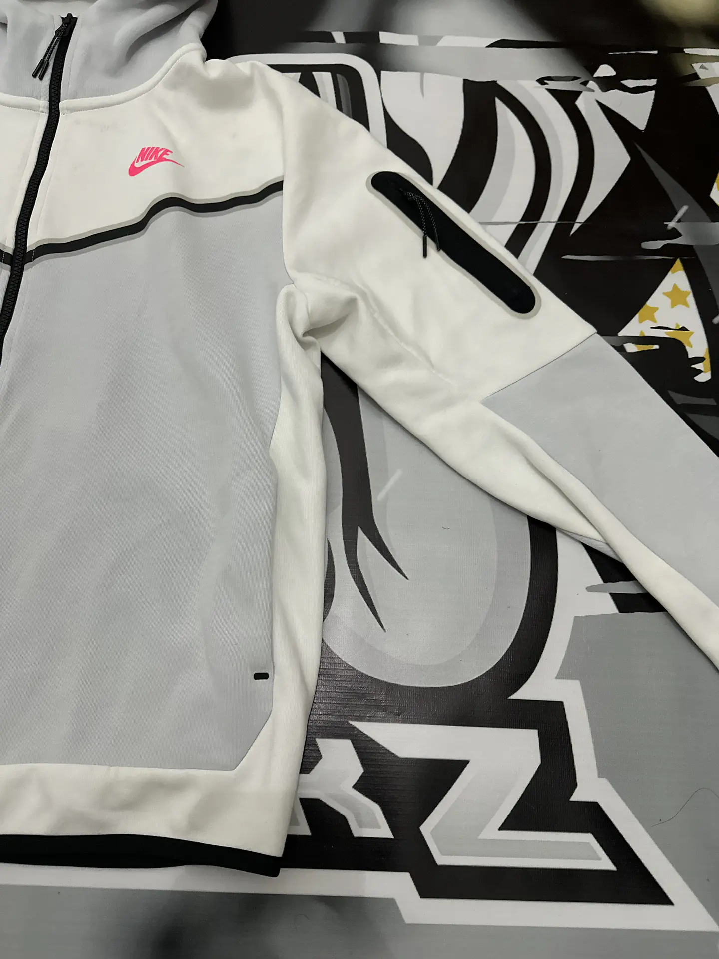 Nike Tech Full Zip - White/Pink and grey USED 4