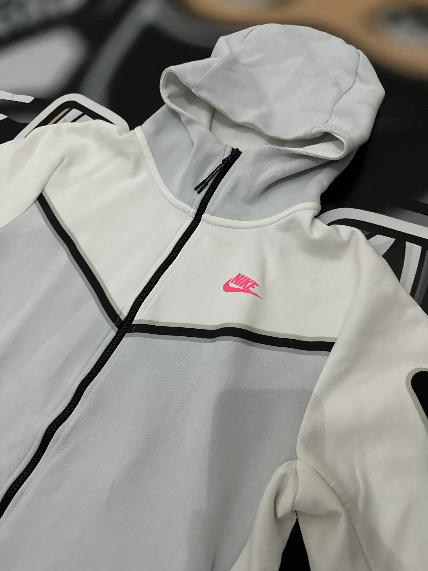 Nike Tech Full Zip - White/Pink and grey USED 5