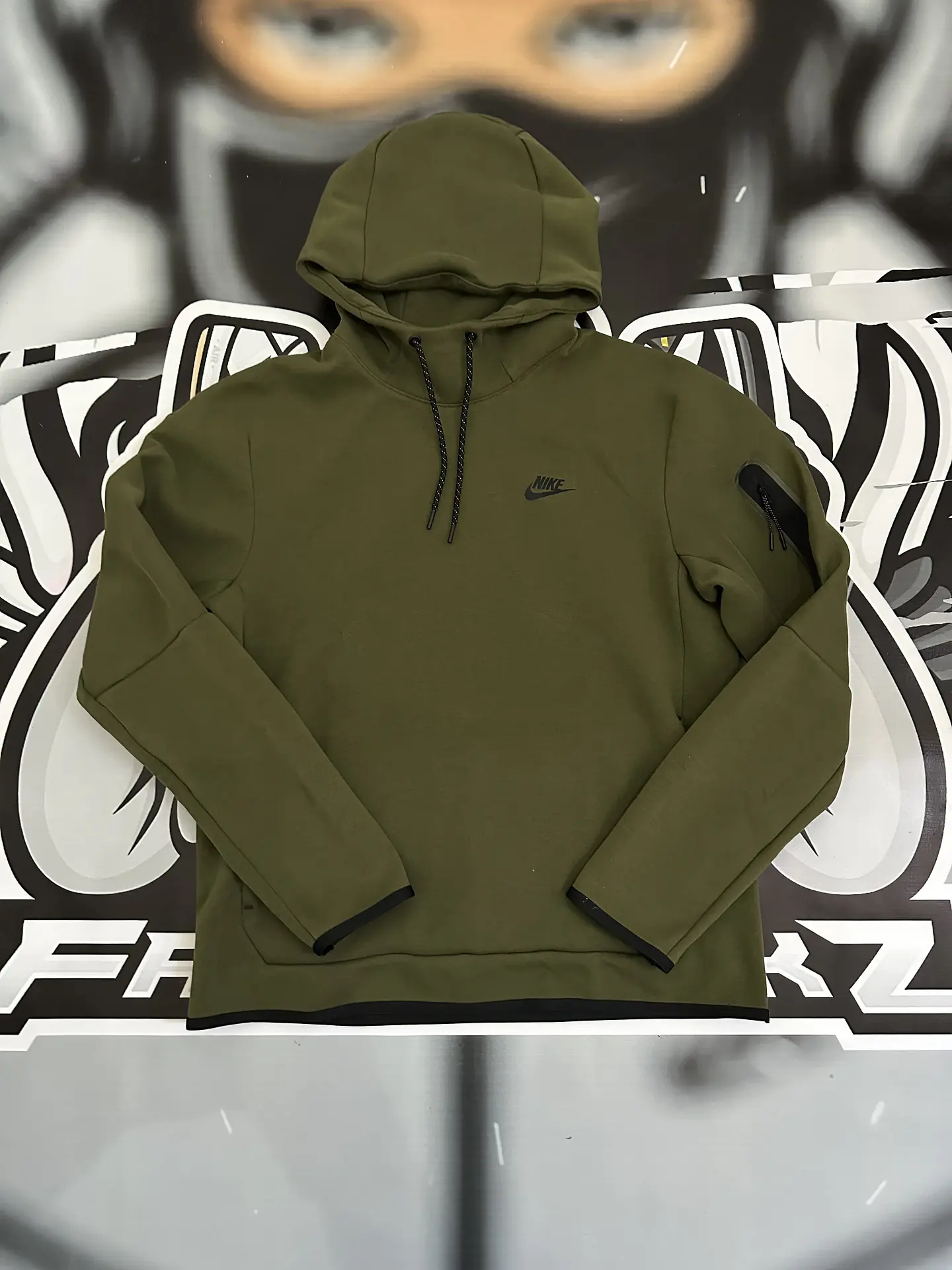 Nike Sportswear Tech Fleece Pullover Hoodie - Olive/Black x GatoradeUSED 1