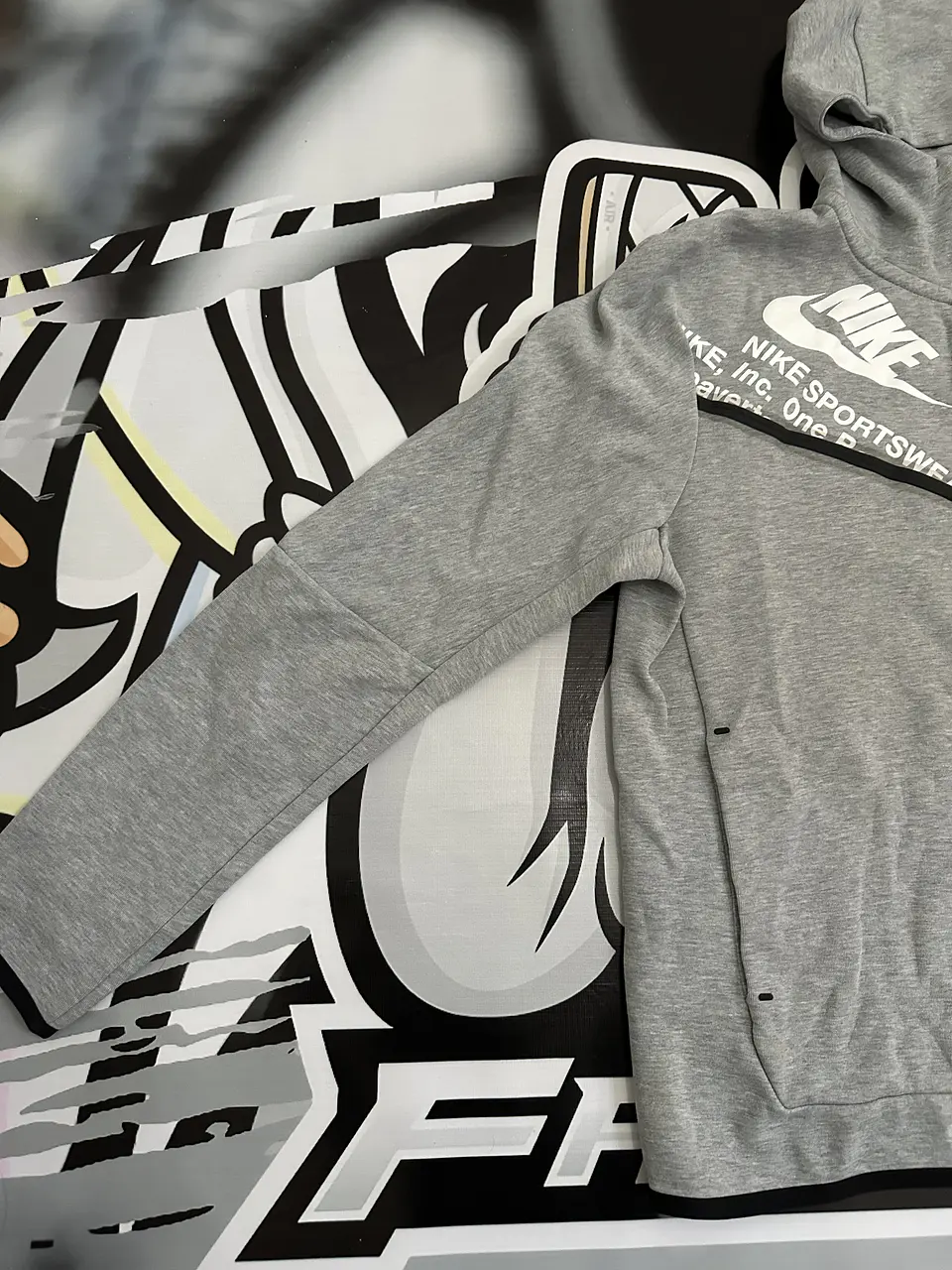 Nike Sportswear Tech Fleece Graphic Full-Zip Hoodie - Grey USED 4
