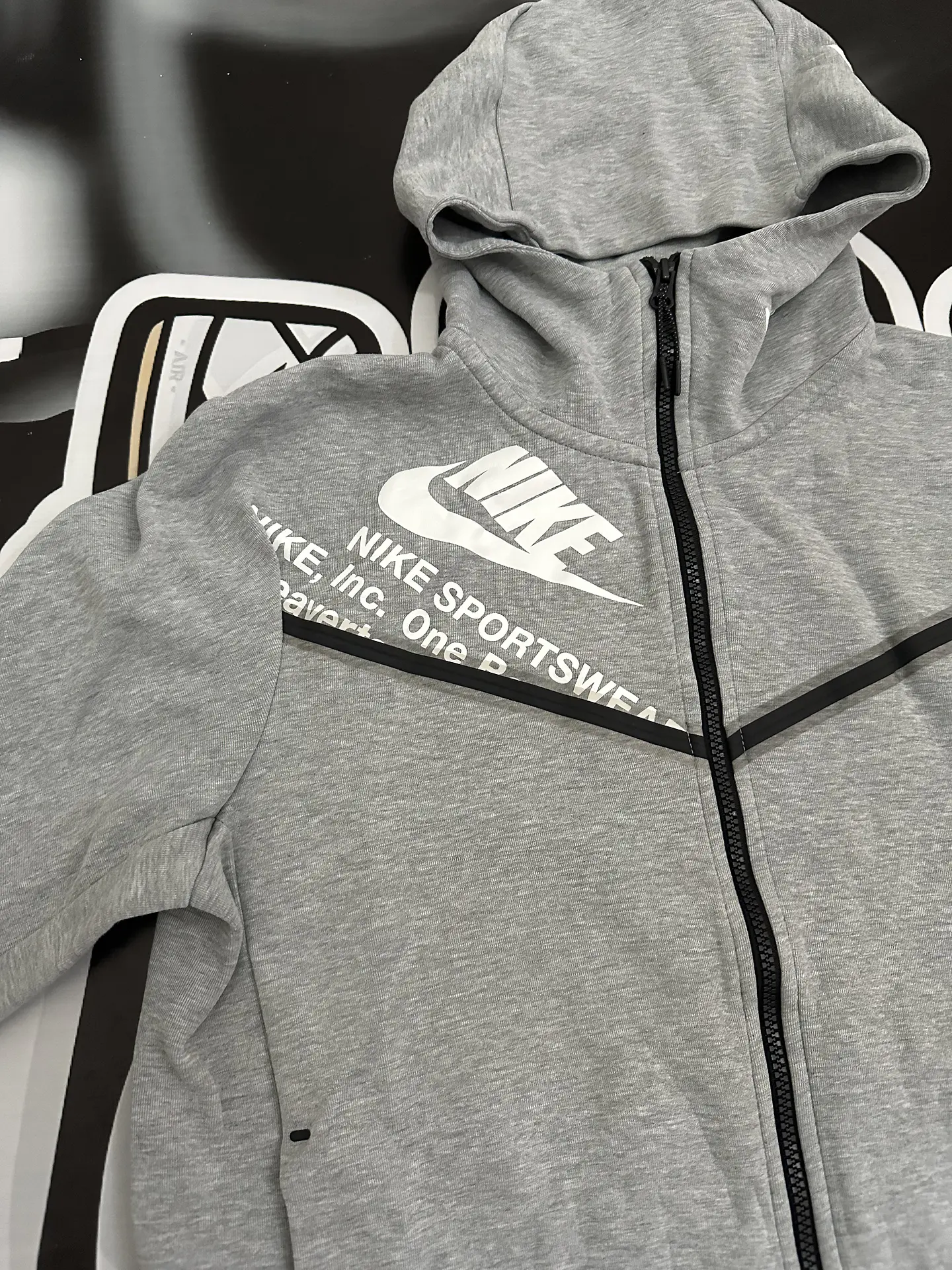 Nike Sportswear Tech Fleece Graphic Full-Zip Hoodie - Grey USED 5