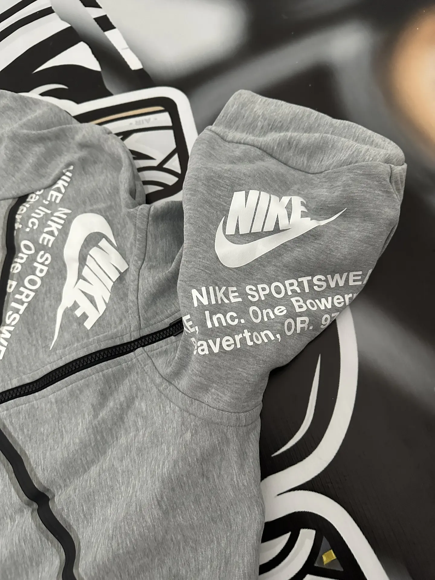 Nike Sportswear Tech Fleece Graphic Full-Zip Hoodie - Grey USED 6