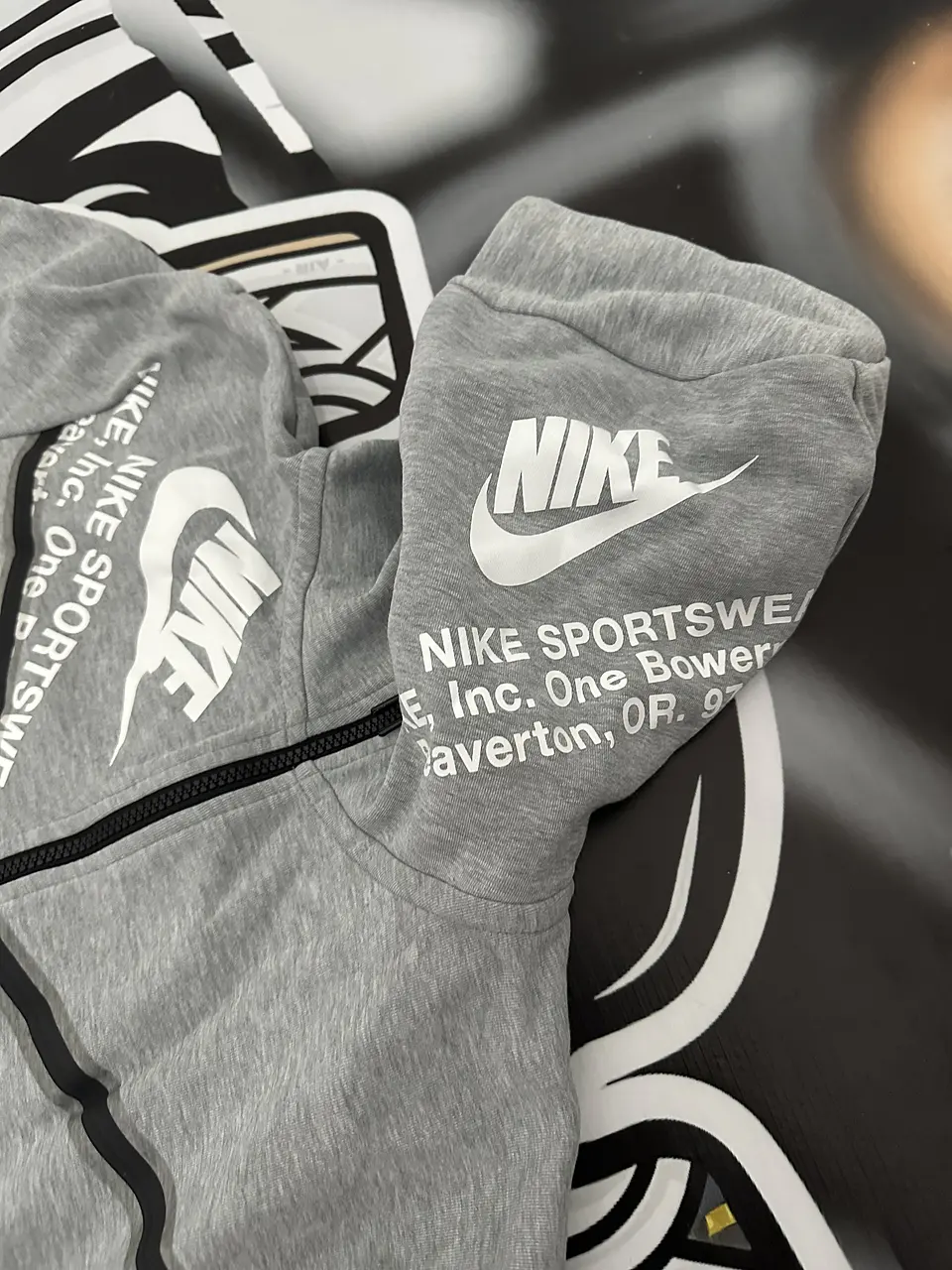 Nike Sportswear Tech Fleece Graphic Full-Zip Hoodie - Grey USED 6