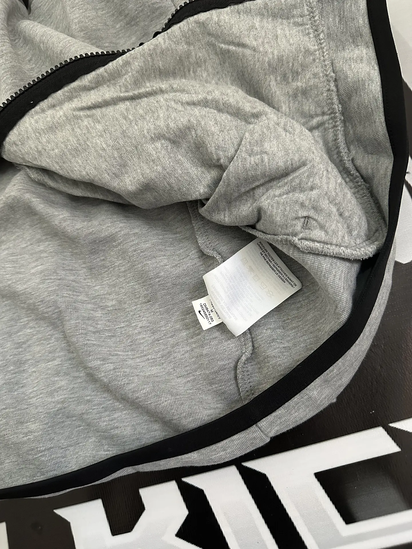 Nike Sportswear Tech Fleece Graphic Full-Zip Hoodie - Grey USED 7