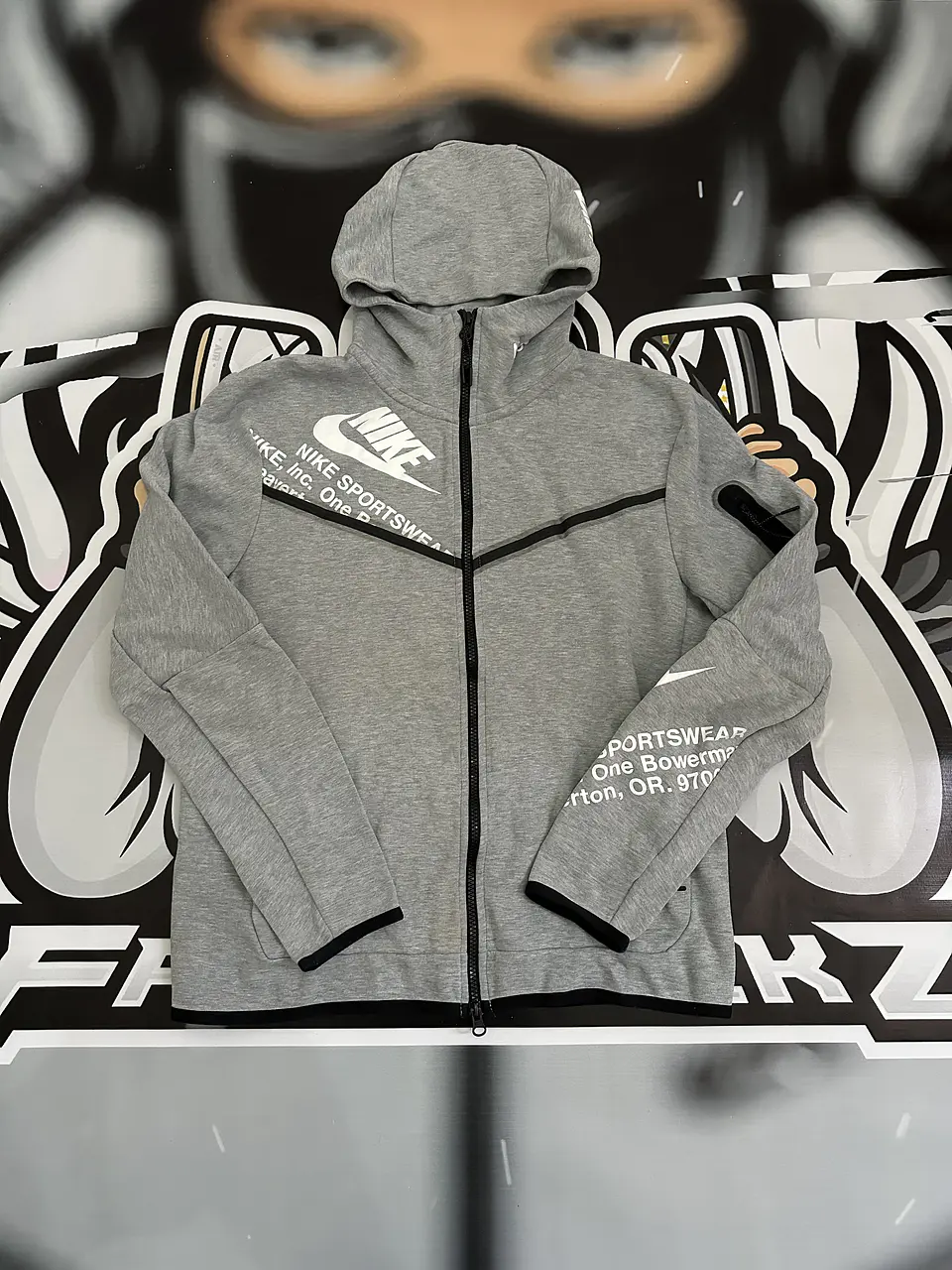 Nike Sportswear Tech Fleece Graphic Full-Zip Hoodie - Grey USED 1