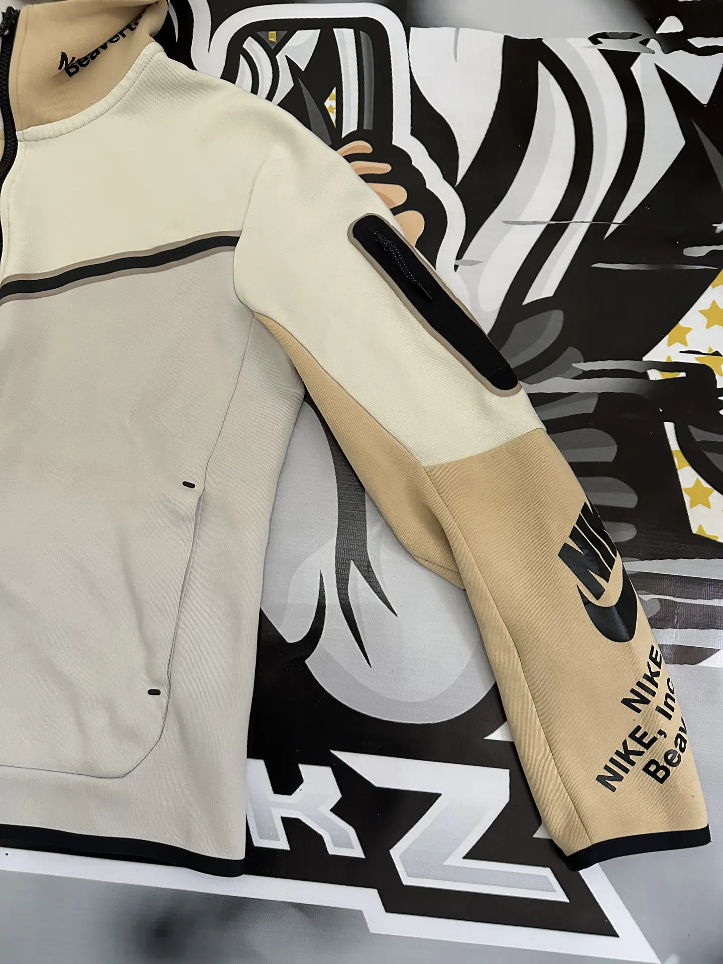 Nike Sportswear Tech Fleece Printed Full-Zip Hoodie Light Bone USED 6