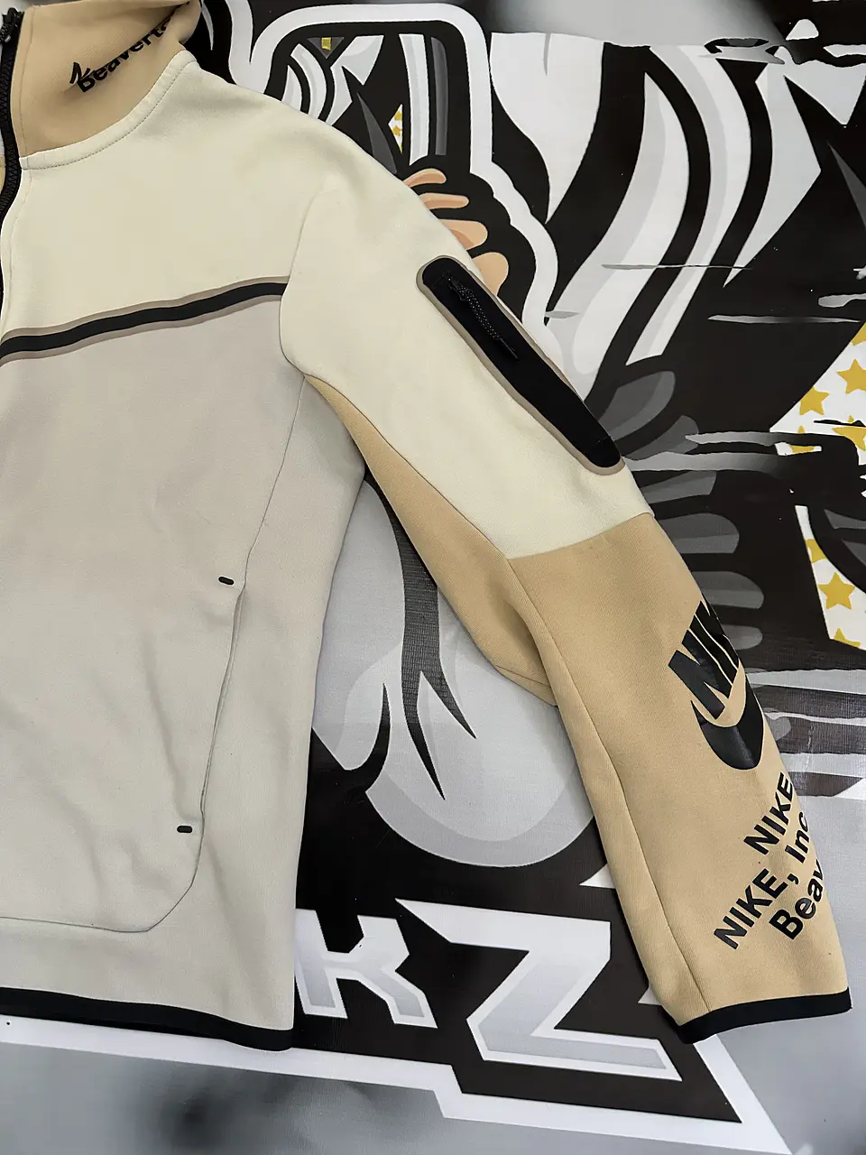 Nike Sportswear Tech Fleece Printed Full-Zip Hoodie Light Bone USED 6