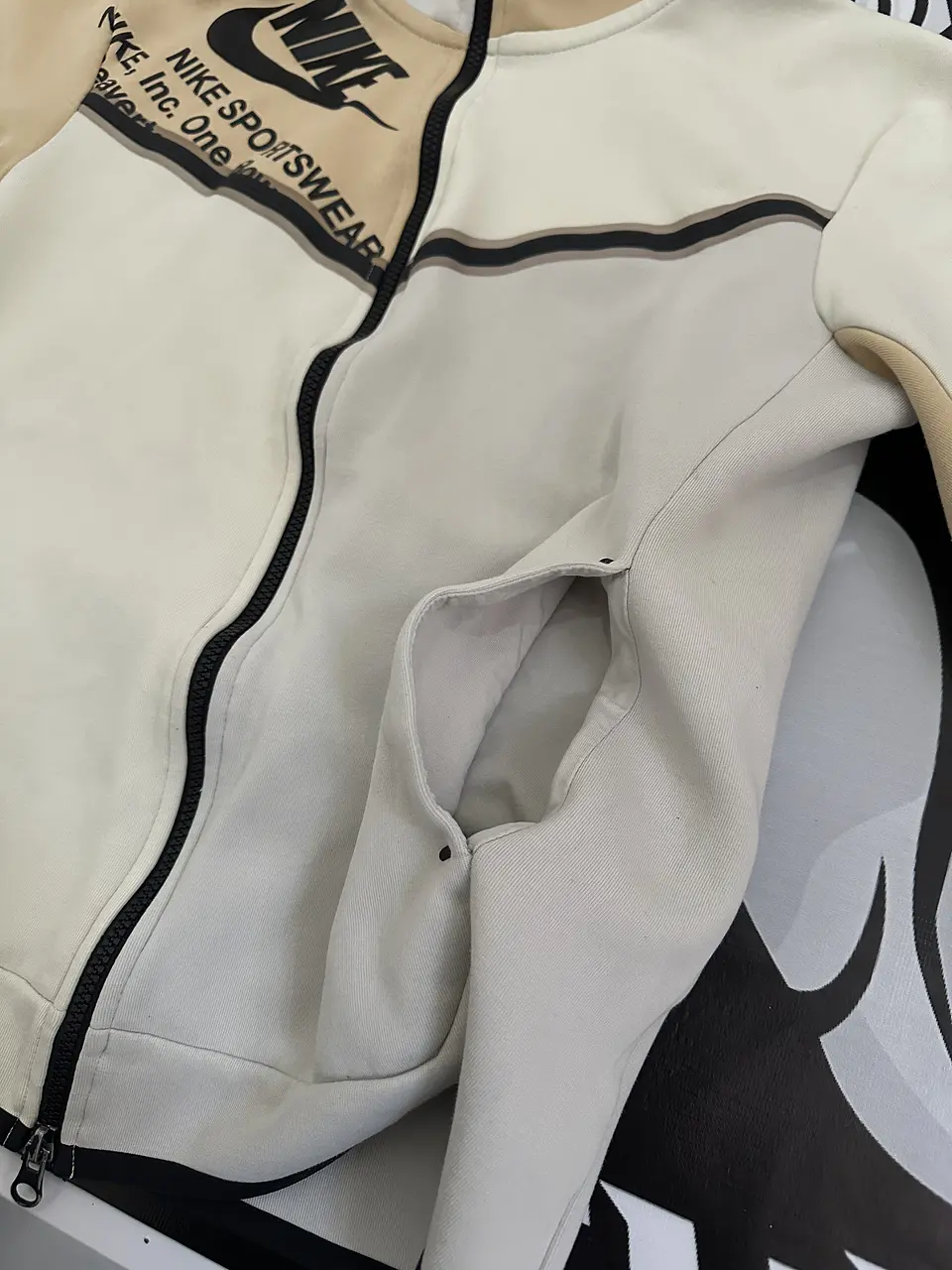 Nike Sportswear Tech Fleece Printed Full-Zip Hoodie Light Bone USED 7