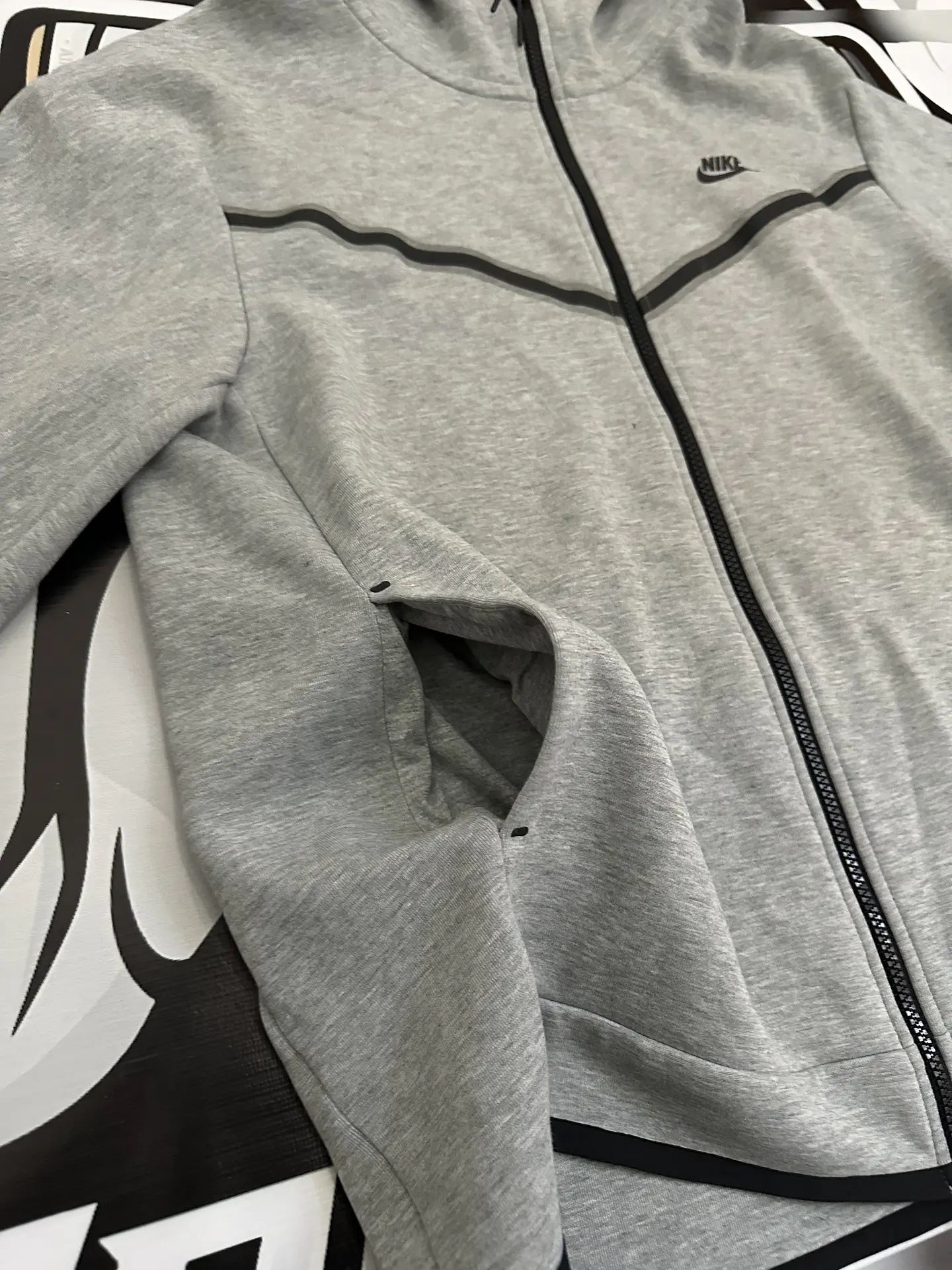 Nike Sportswear Tech Fleece Full-Zip Hoodie - Dark Grey Heather USED 5