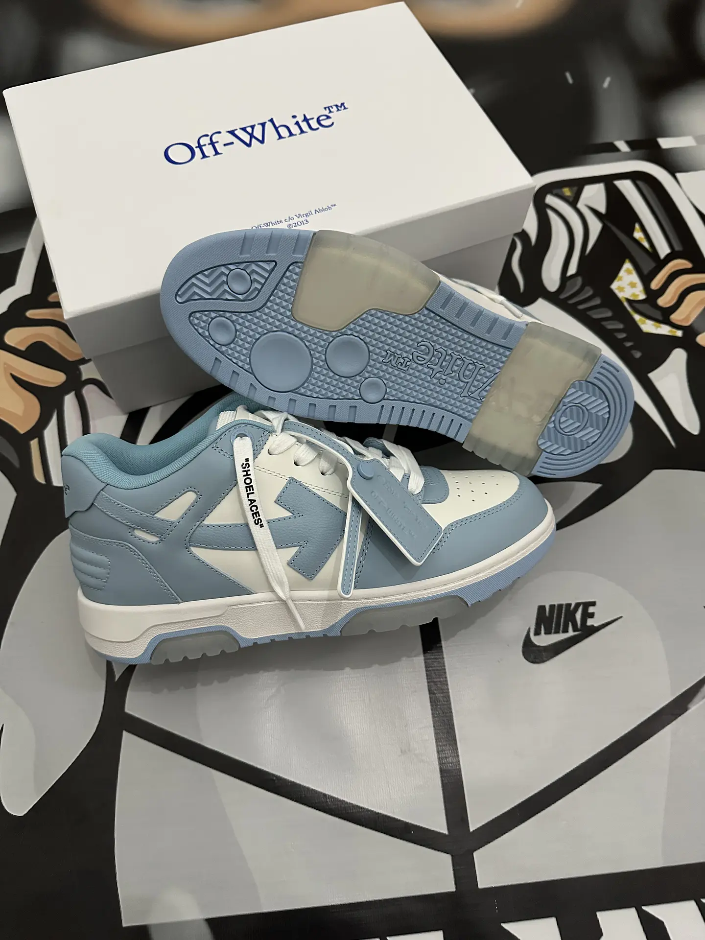 Off white - White and Blue / Out Of Office 4