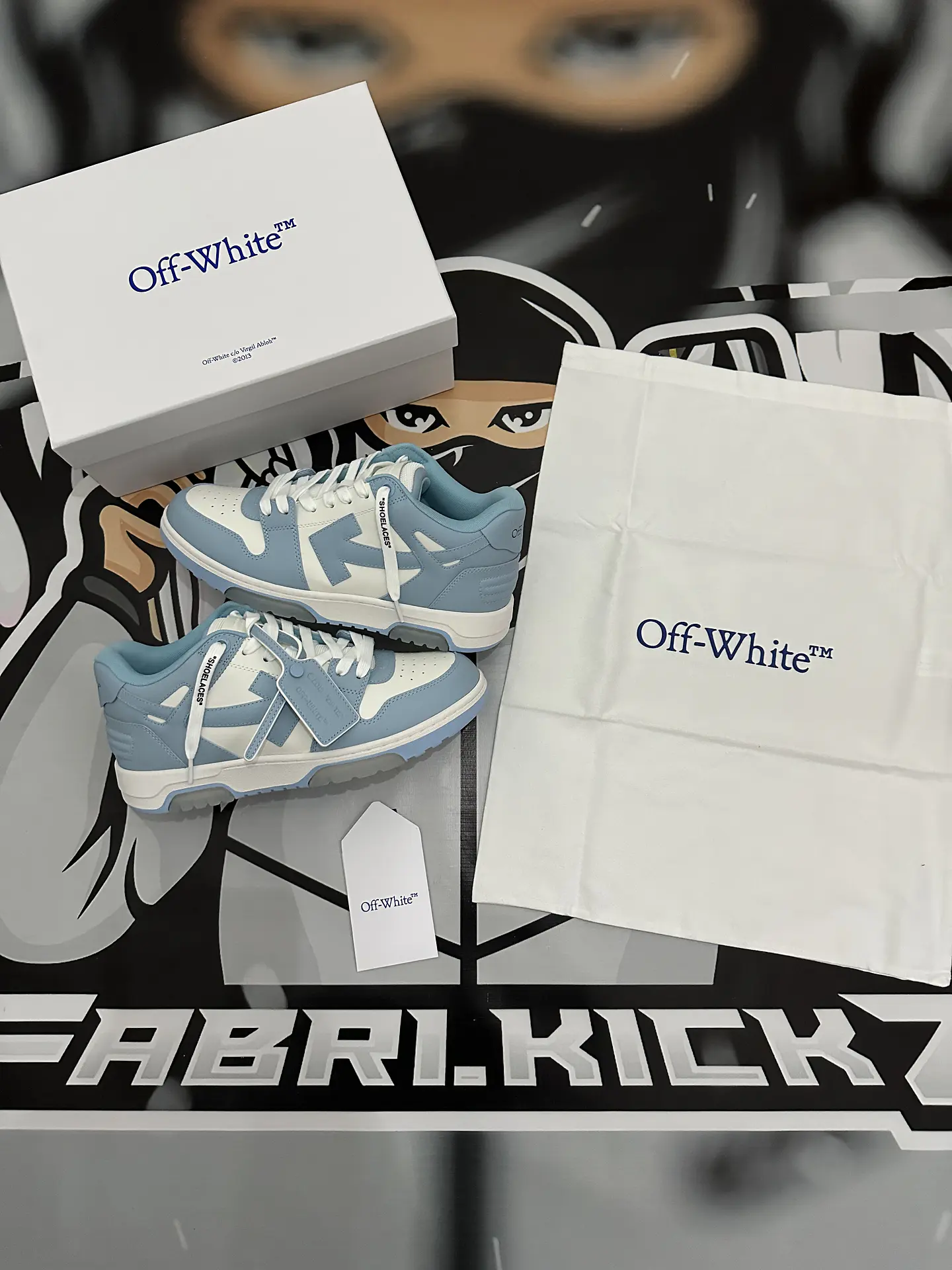Off white - White and Blue / Out Of Office 6