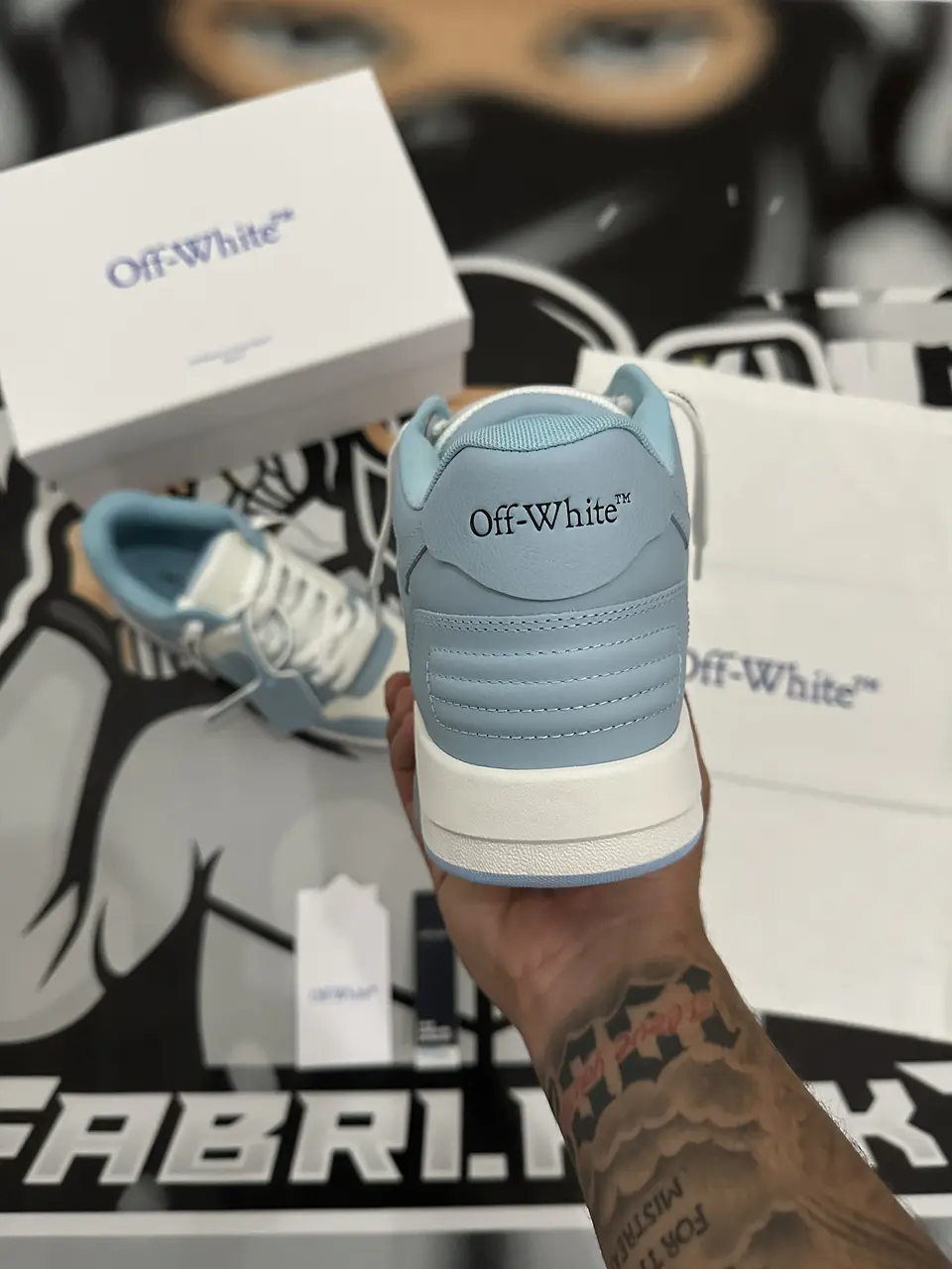 Off white - White and Blue / Out Of Office 9