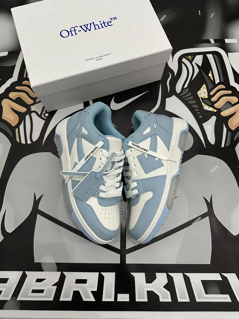 Off white - White and Blue / Out Of Office 1
