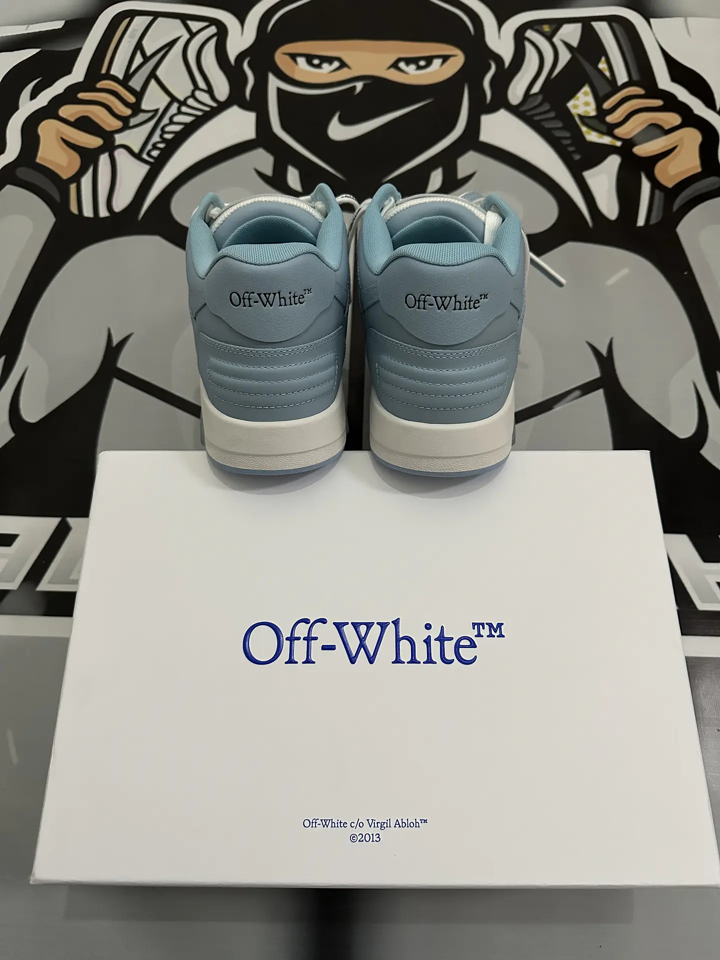 Off white - White and Blue / Out Of Office 5