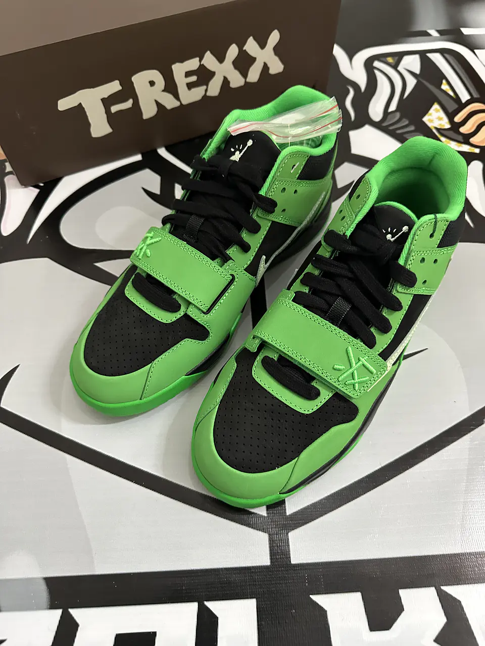 Jordan CJ1 T-Rexx Travis scott Green Spark  2