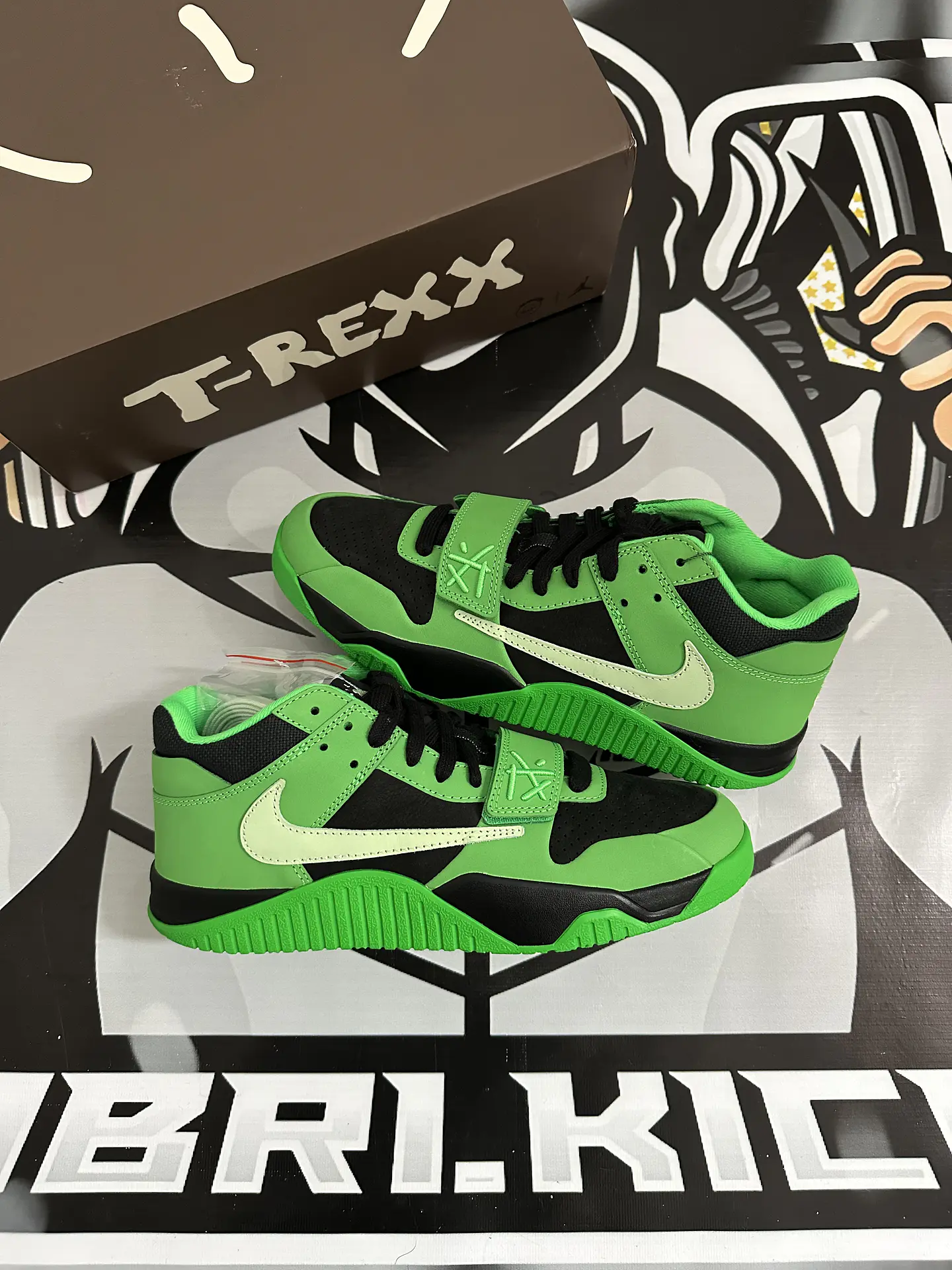Jordan CJ1 T-Rexx Travis scott Green Spark  3