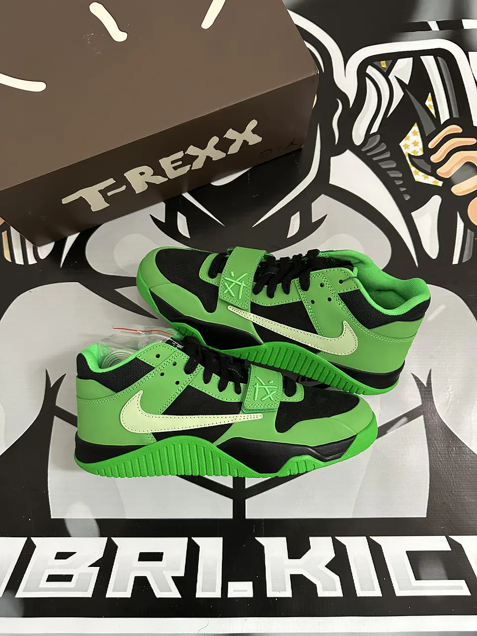 Jordan CJ1 T-Rexx Travis scott Green Spark  3