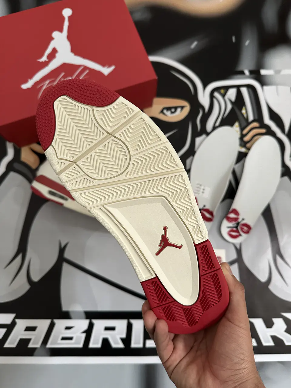 Air Jordan retro 4 Valentine Day (Wmn’S) 12