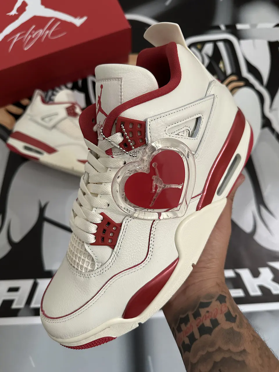 Air Jordan retro 4 Valentine Day (Wmn’S) 11