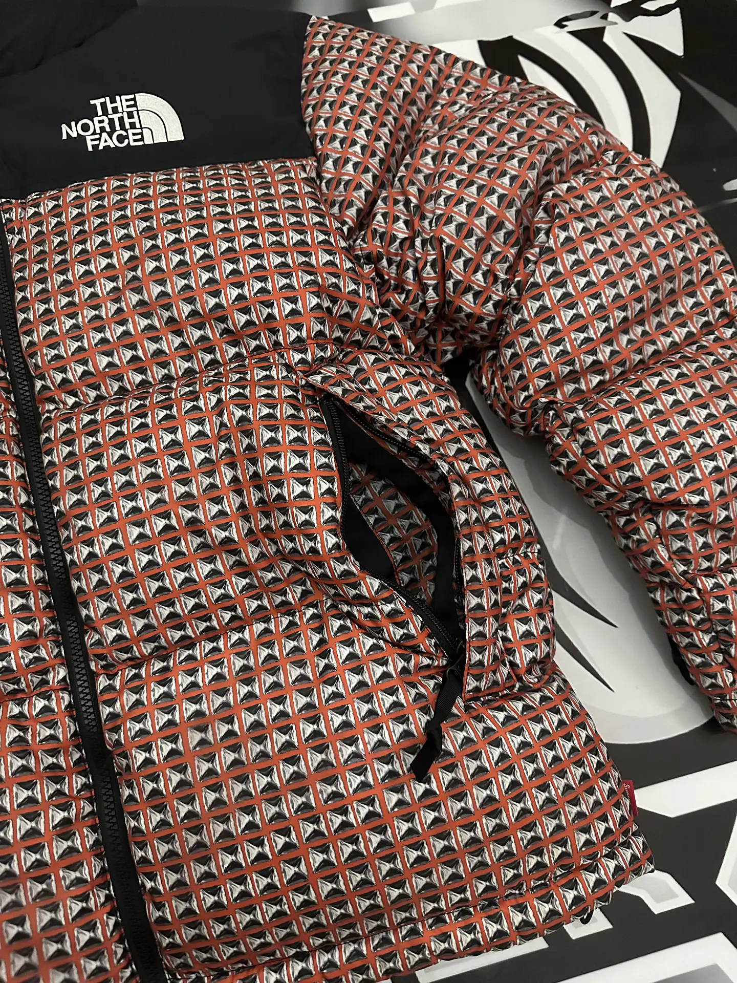 Supreme The north Face Nuptse Jacket Red  3