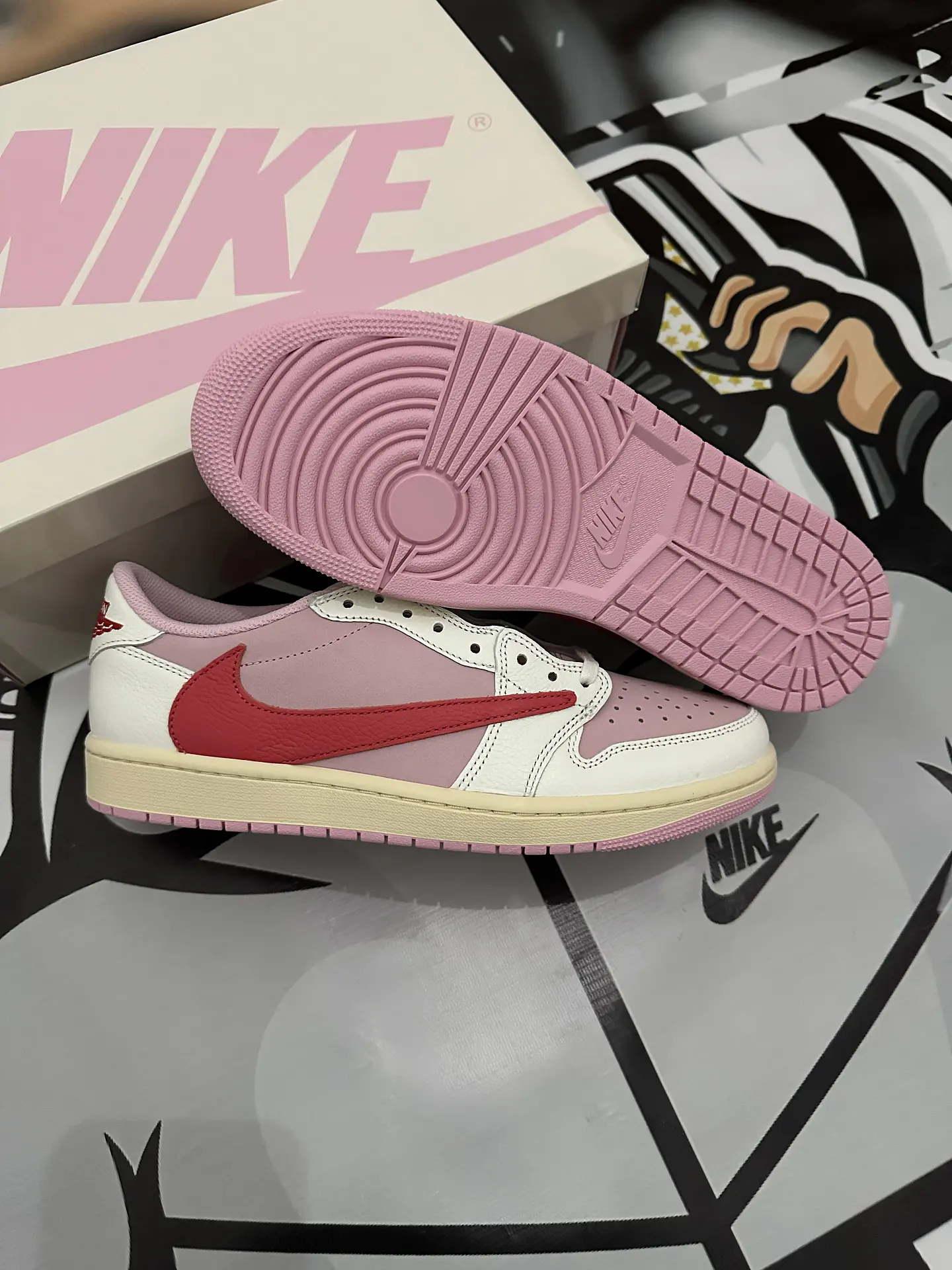 AIR JORDAN 1 LOW TRAVIS SCOTT - TROPICAL PINK  5