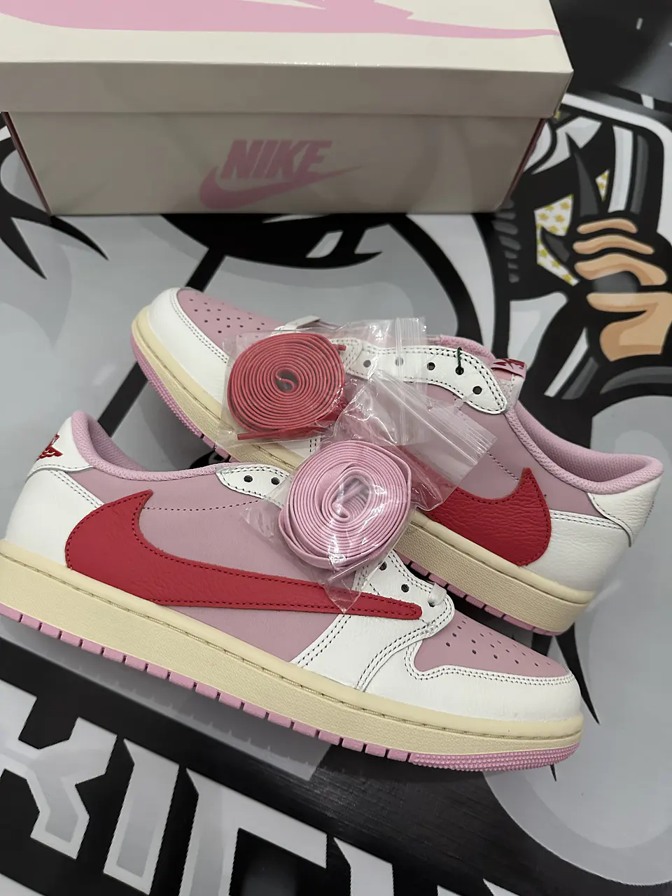 AIR JORDAN 1 LOW TRAVIS SCOTT - TROPICAL PINK  6