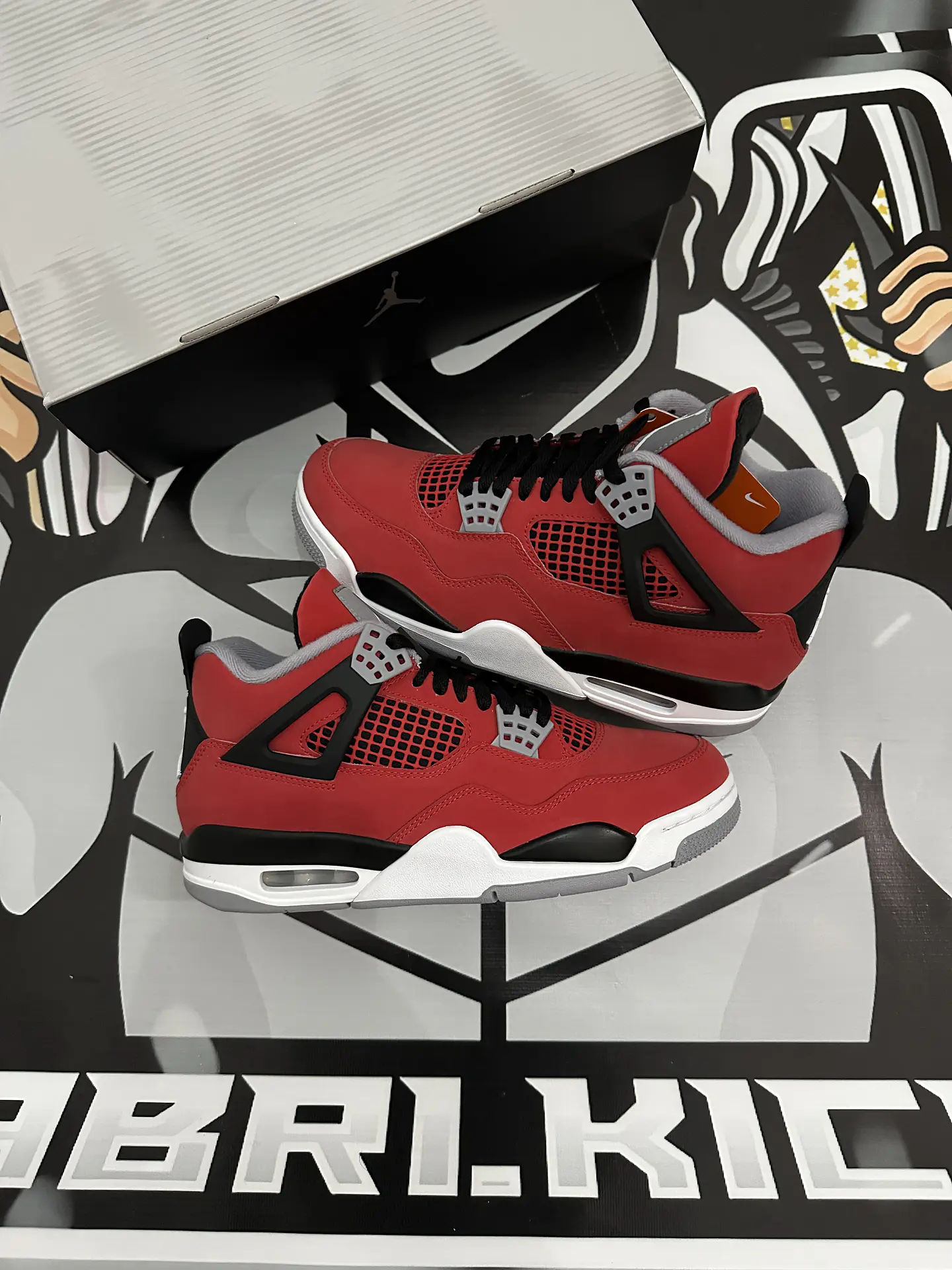 Air Jordan Retro 4 Toro bravo 2026  2