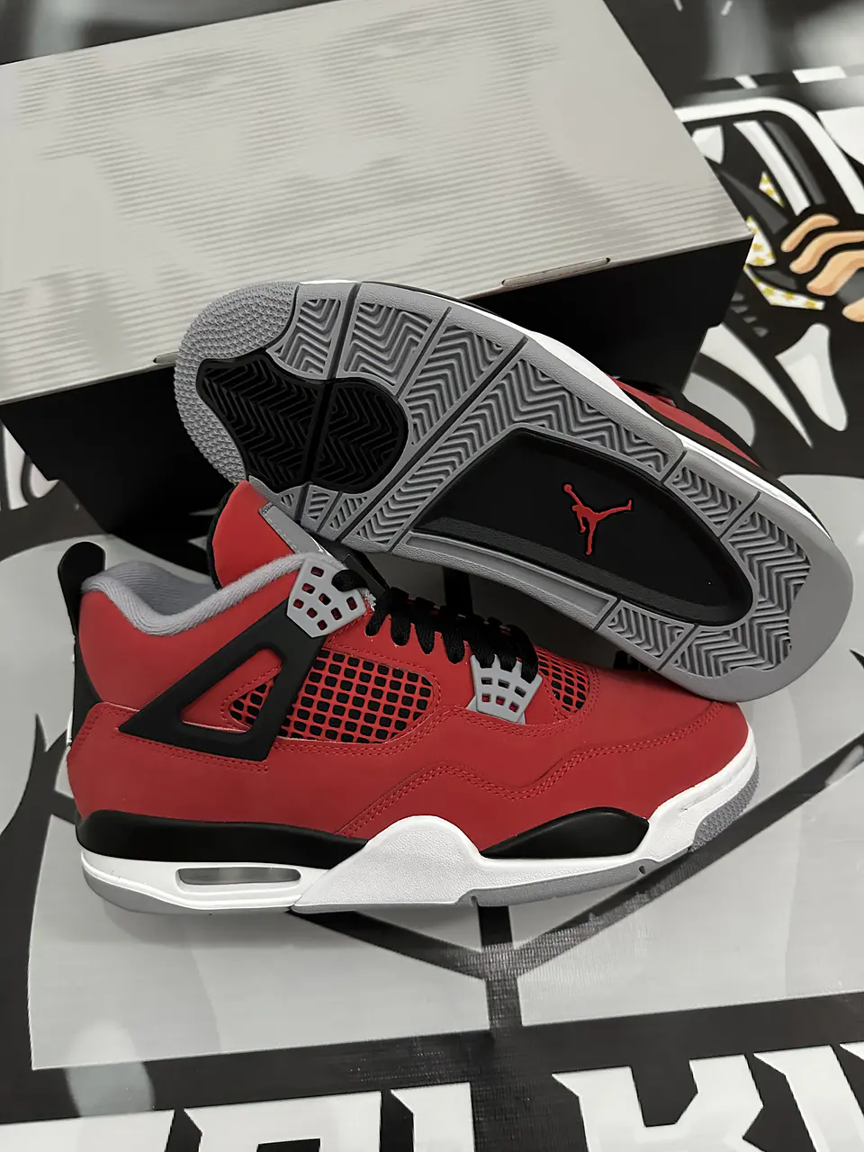 Air Jordan Retro 4 Toro bravo 2026  5