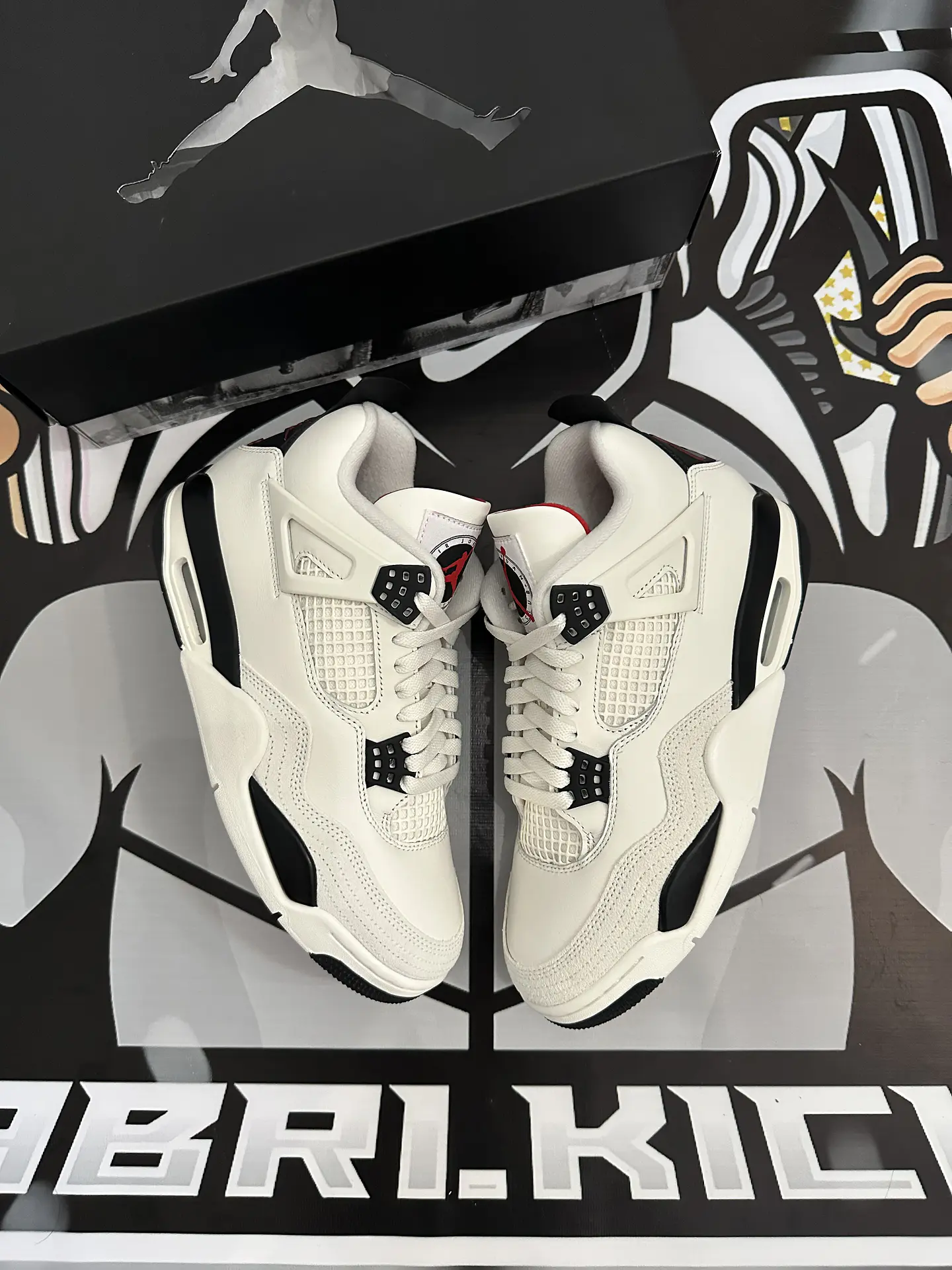 AIR JORDAN RETRO 4 FLIGHT CLUB  1