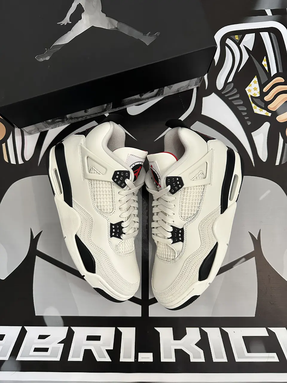 AIR JORDAN RETRO 4 FLIGHT CLUB  1