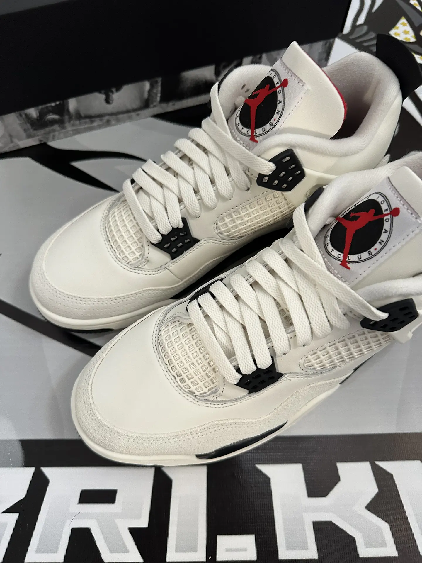 AIR JORDAN RETRO 4 FLIGHT CLUB  5