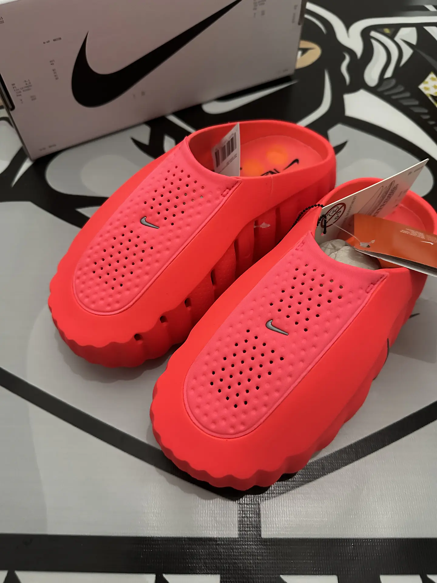 Nike Mind 001 Slide Solar red  2