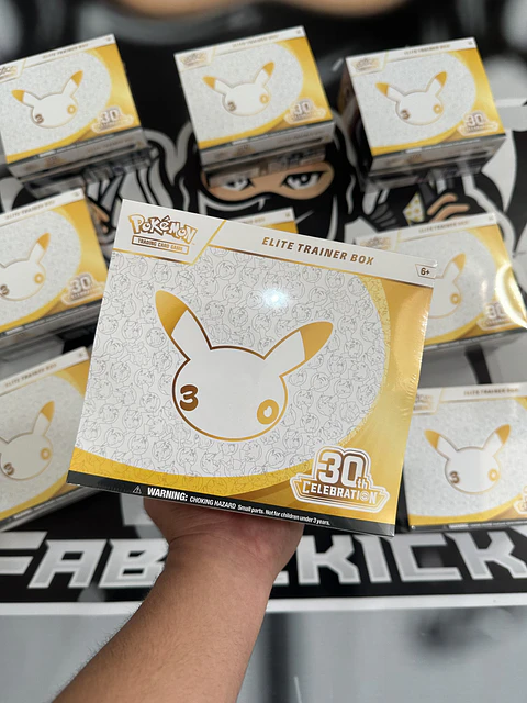 Pokémon TCG: 30th Celebration Elite Trainer Box INGLES