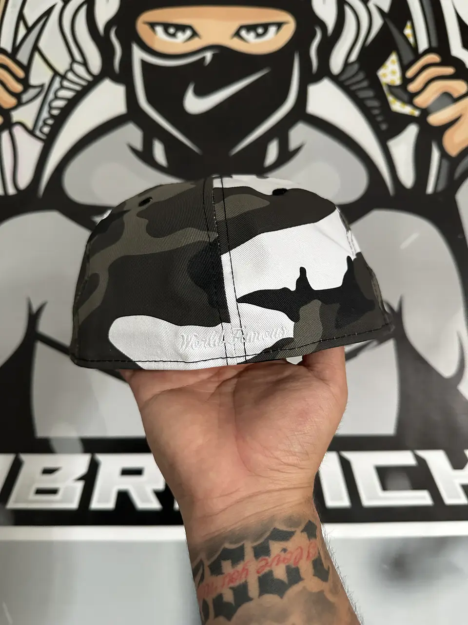 Supreme Shop Box Logo New Era 59Fifty Fitted Hat - Snow Camo 6