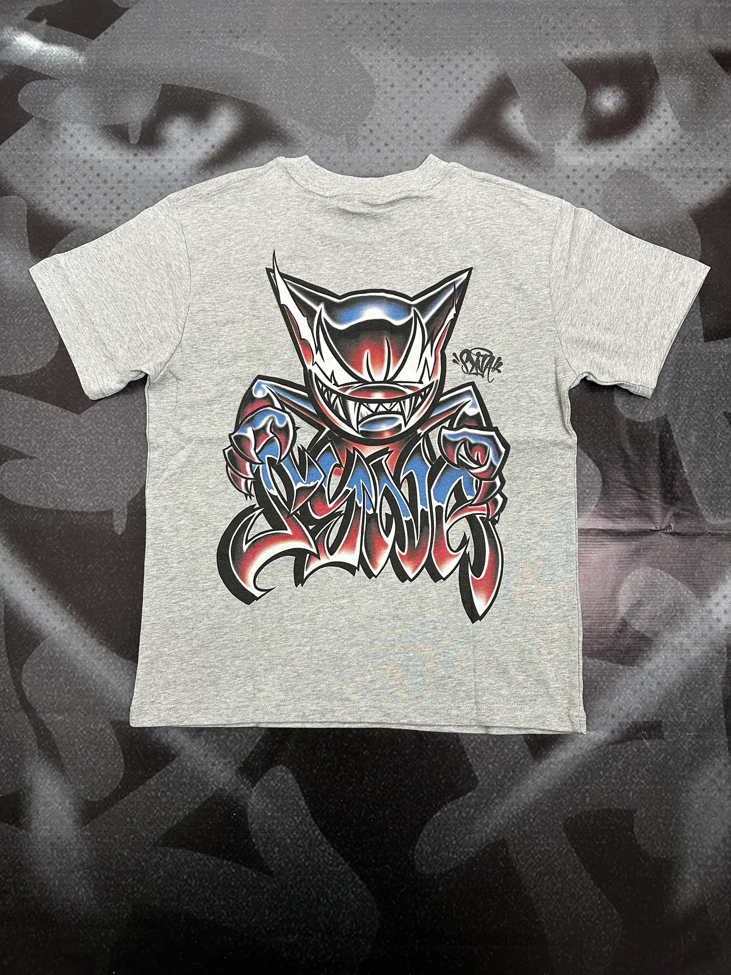 camiseta syna - grey sonic logo red/blue 3