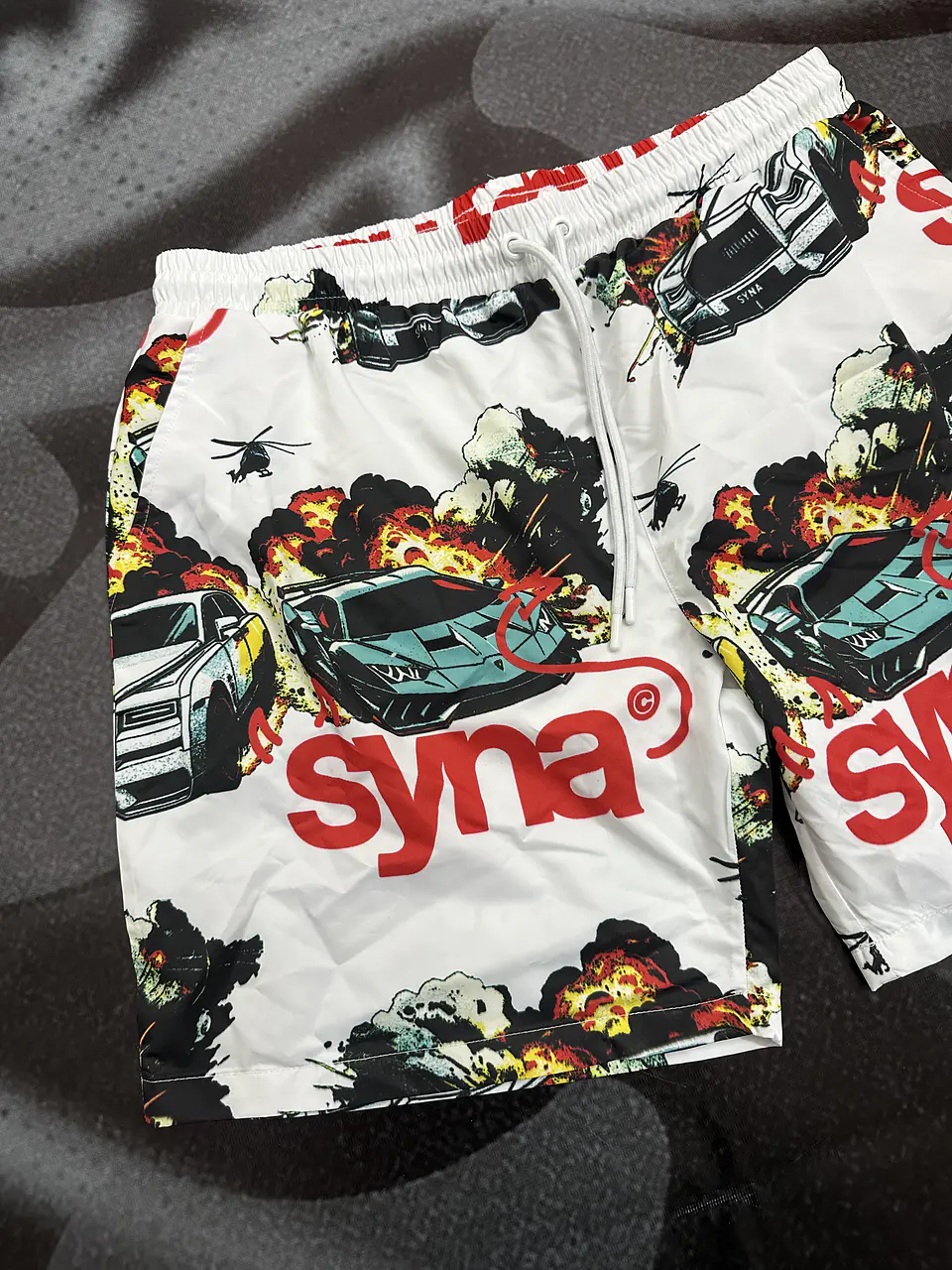 short syna - white burst logo 3