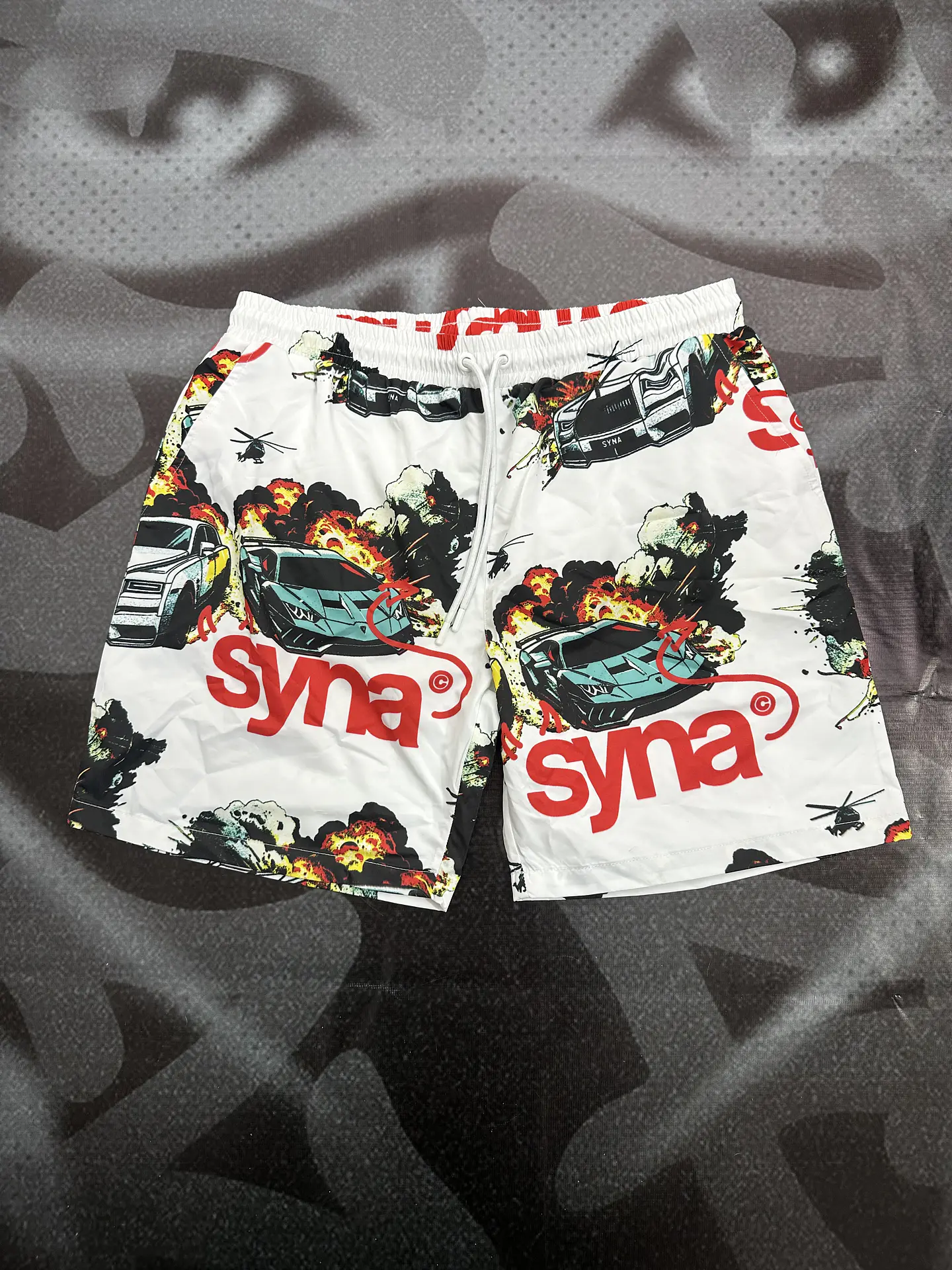 short syna - white burst logo 1