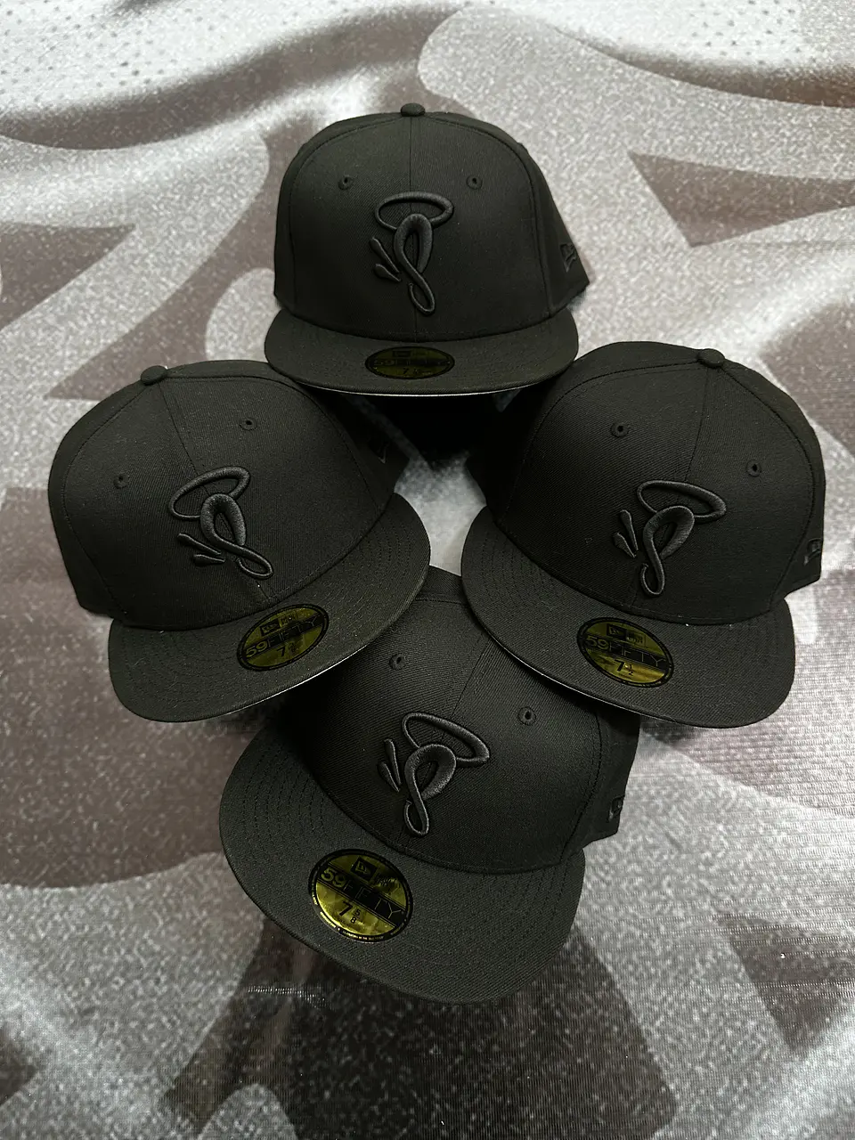 gorro new era x syna - full black 1
